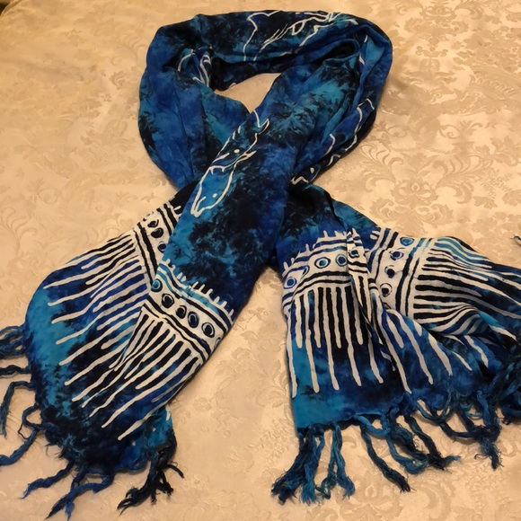 BATIK SCARF 43” x 64” BLUES WHITE DOLPHINS DRIP PATTERNS KNOTTED FRINGE - #070 - Picture 5 of 7
